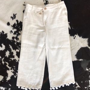 Loose leg white pant capris